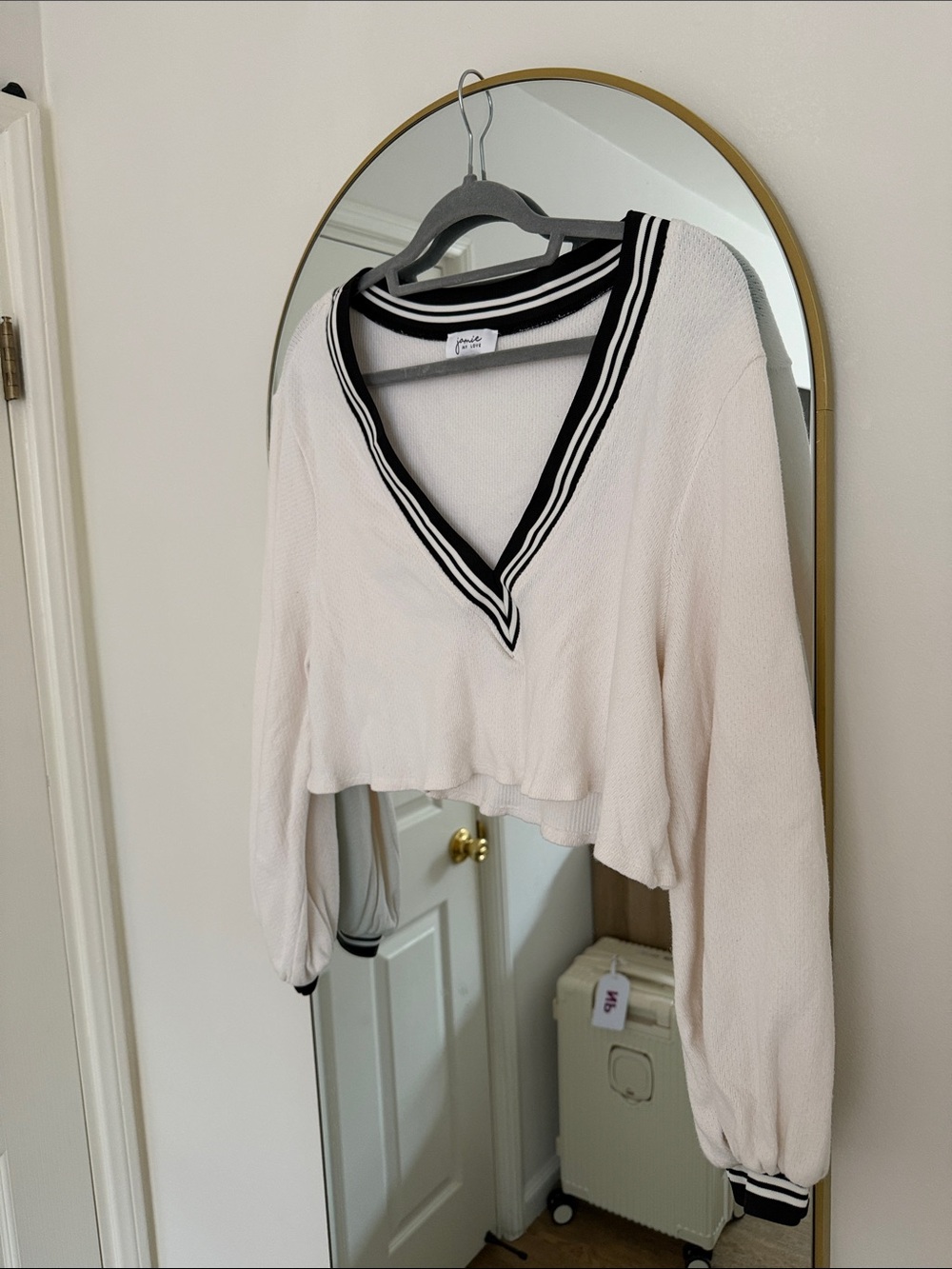 Cropped White V-Neck Knit Top with Black Trim